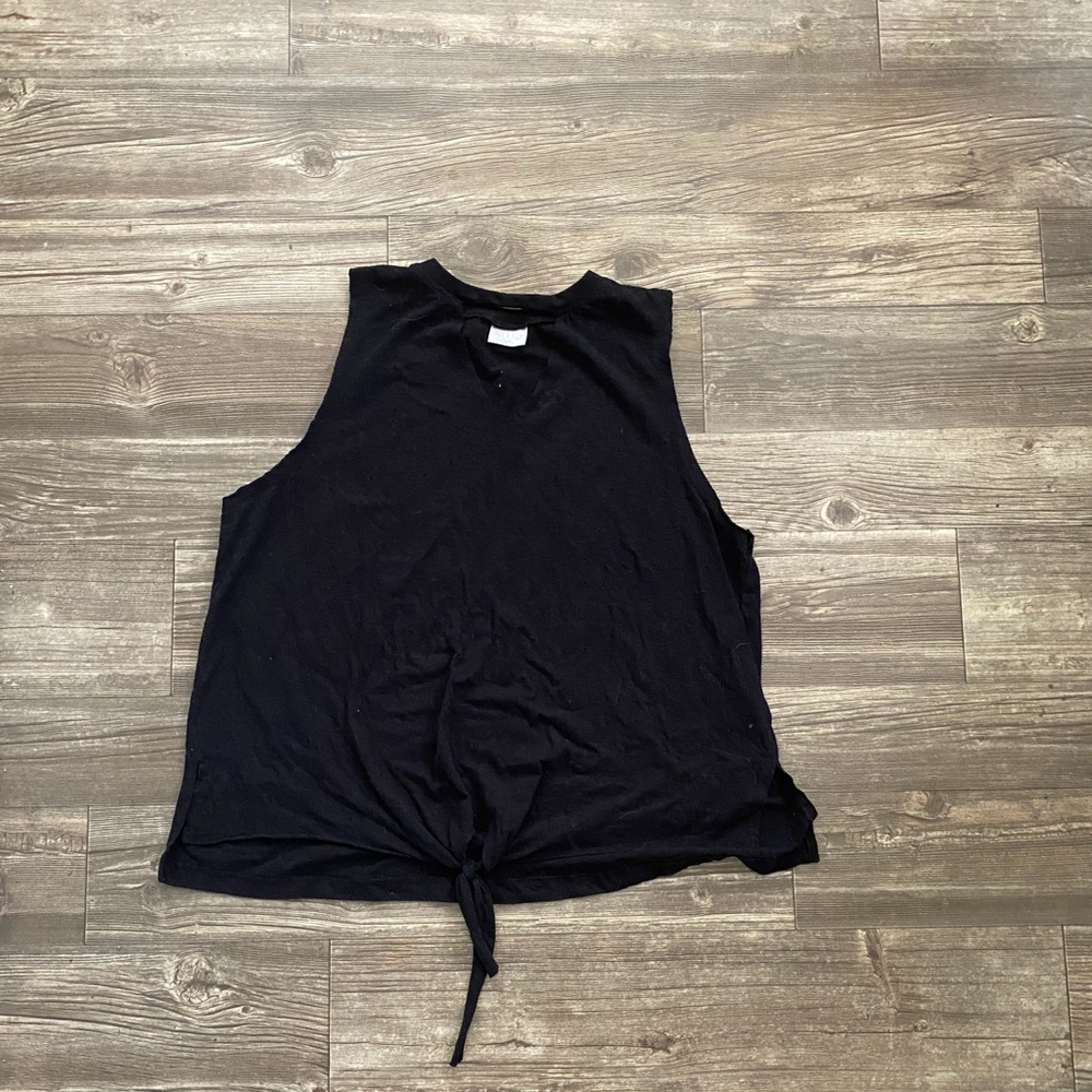 SALE!!❤️Abound sleeveless shirt